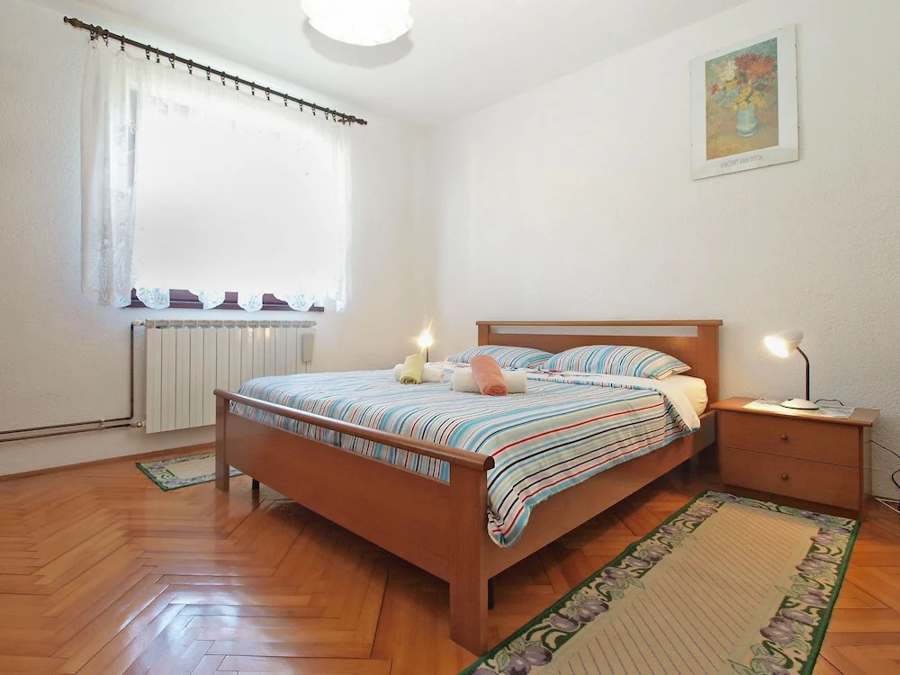 Apartment 1079