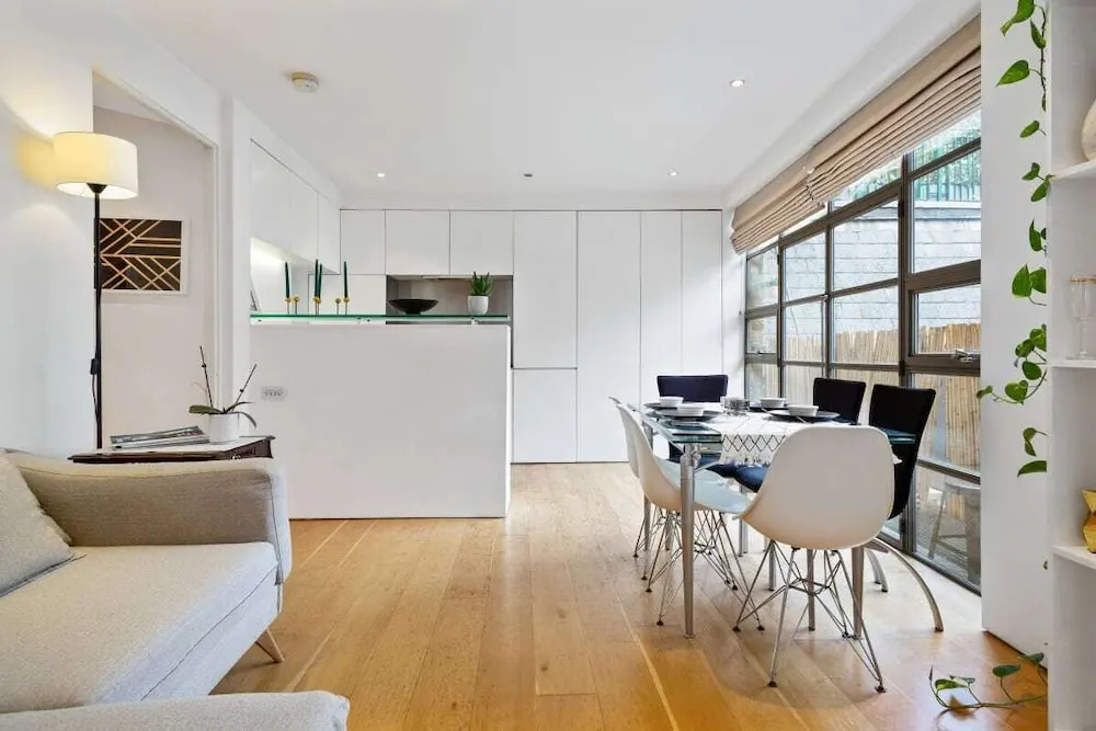 Beautiful 2bdr/2bath Apt in Mayfair, 3mins to Tube