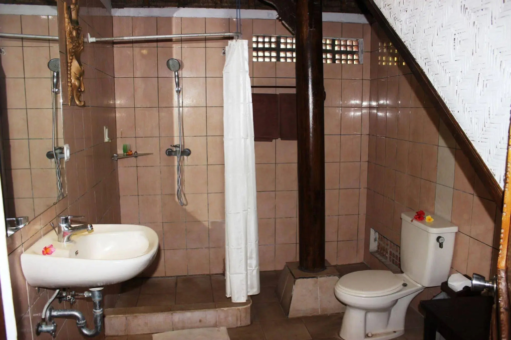 Anom Beach Hotel
