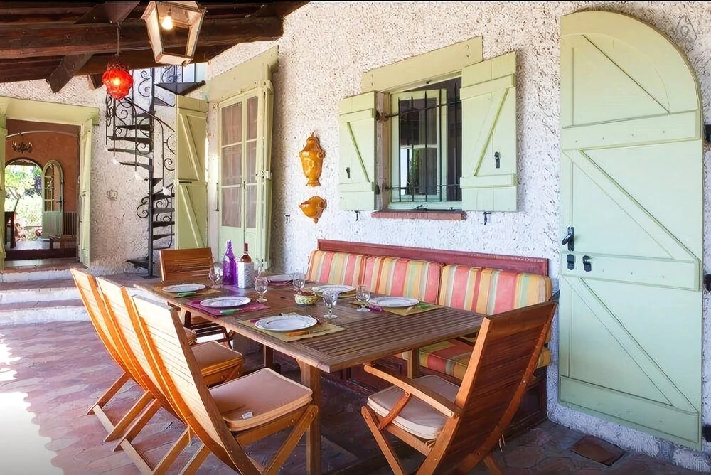 Villa la Mauvaise Herbe piscine jardin