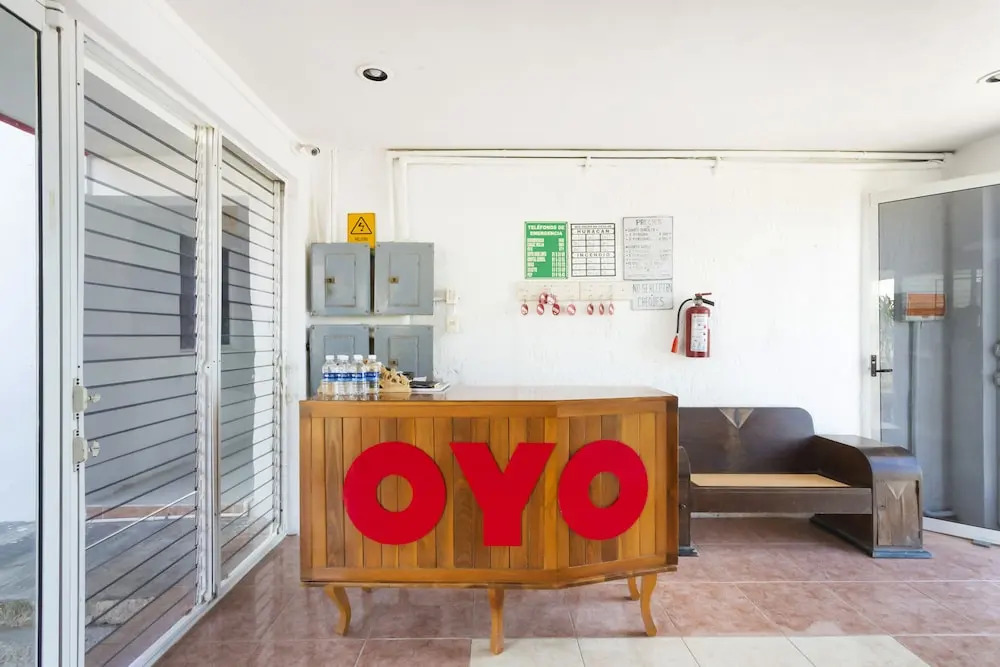 HOTEL LOS CEDROs