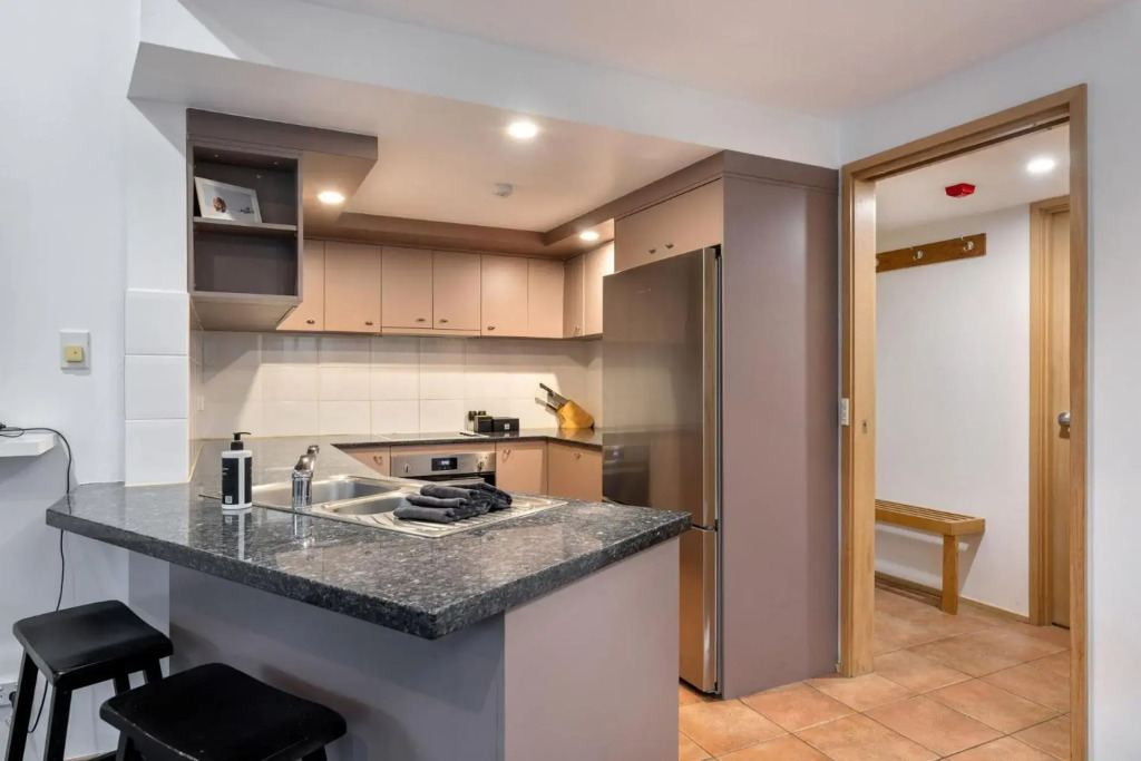 Lhotsky 3 Bedroom and loft with fireplace mountain views and 2 car spaces