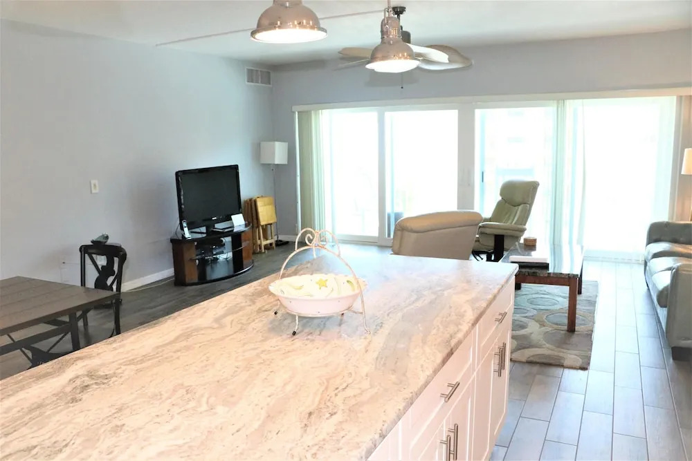 Jamaica Royale - T53 - 2 Br Condo