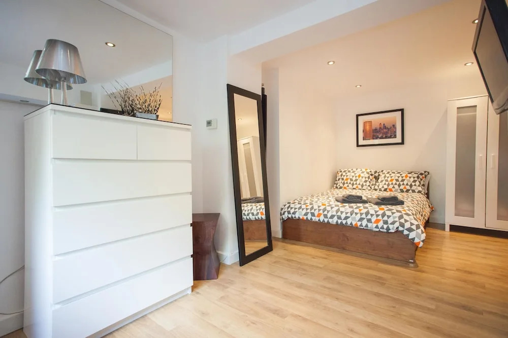 Wonderful studio in Barnsbury Village