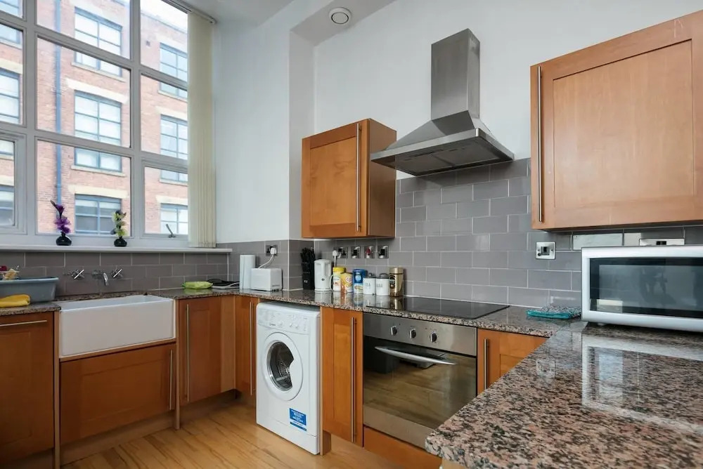 Apartment 33
