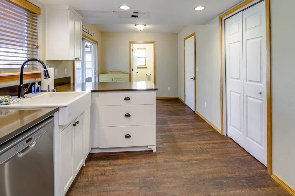 Lovely Bend W/ Private Patio & Firepit 3 Bedroom Home