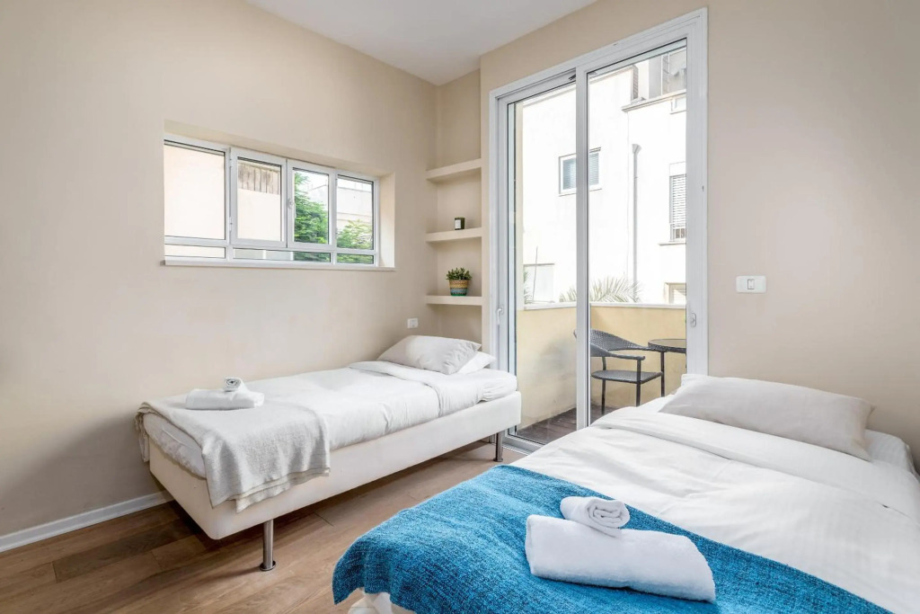 Ben-Gurion BLVD 2BDR close to the beach