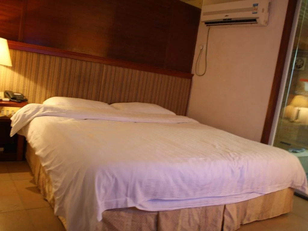 Golden Shuitai Hot Spring
