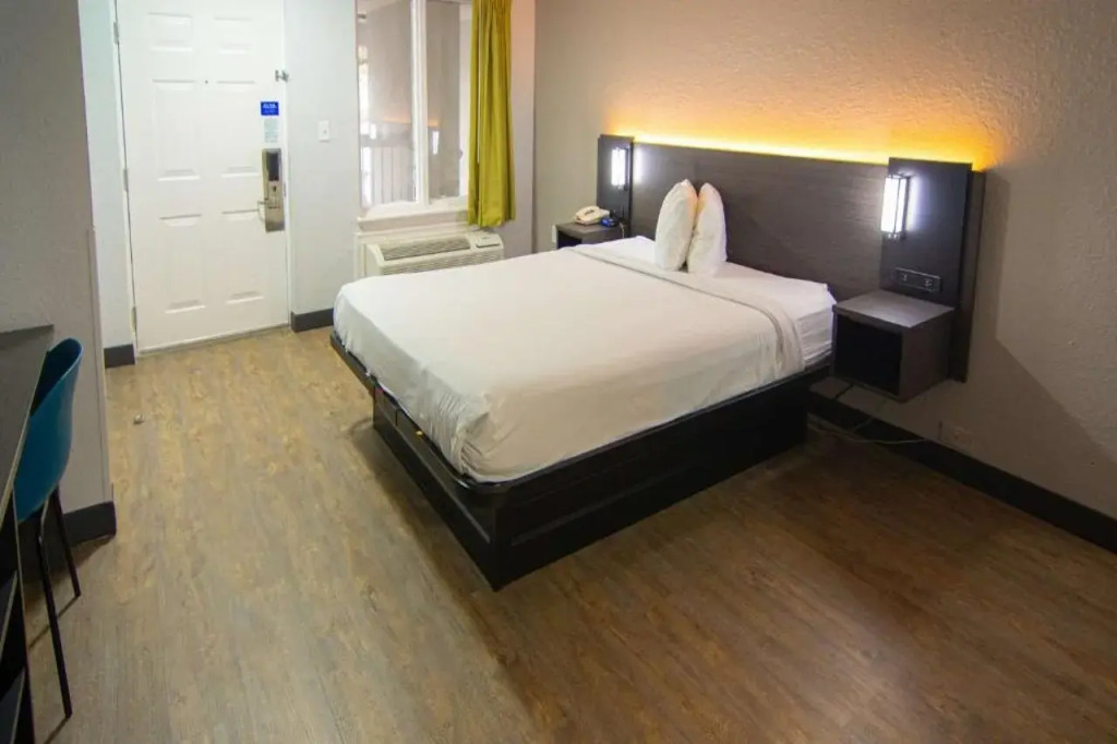 Studio 6 Extended Stay - Coral Springs, FL - Fort  Lauderdale