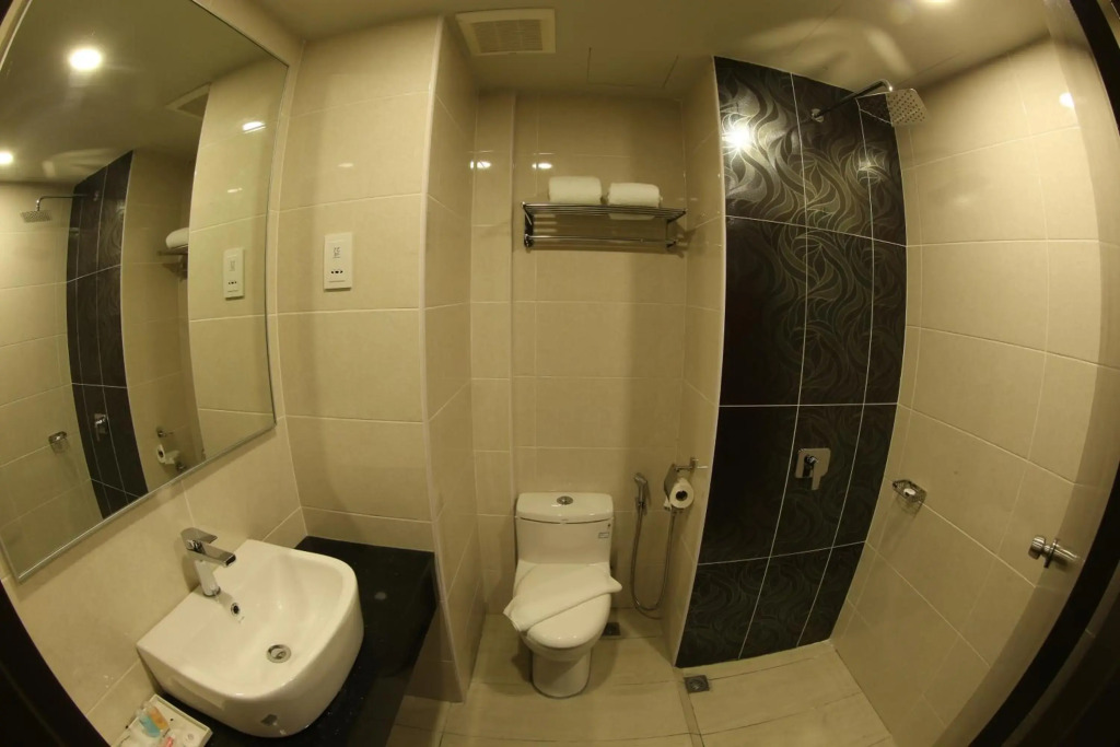 SEM9 Senai "Formerly Known As Perth Hotel"