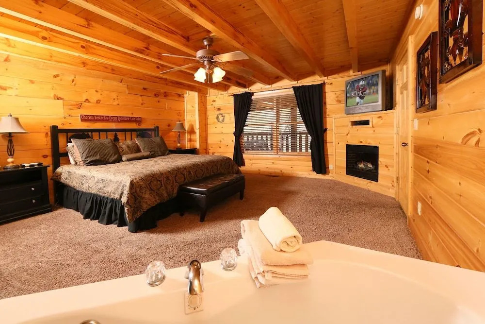 Sweet Surrender 1 Br cabin by RedAwning