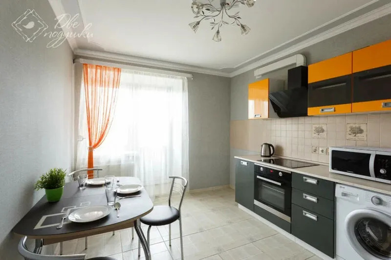 Dve podushki v mkr. Zelenyi gorod, d. 1, kv. 74