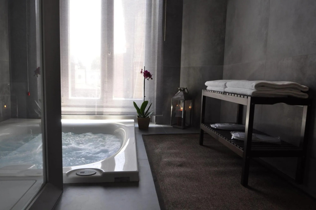Place 24 Suites & Wellness