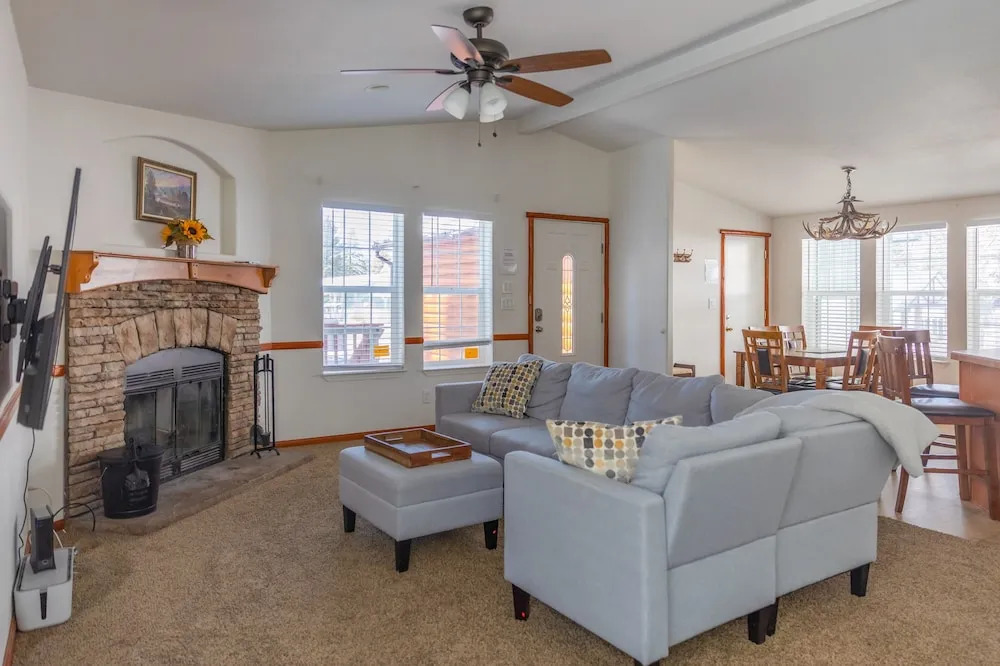 New Listing! Newly Furnished - Hot Tub & Deck 3 Bedroom Home