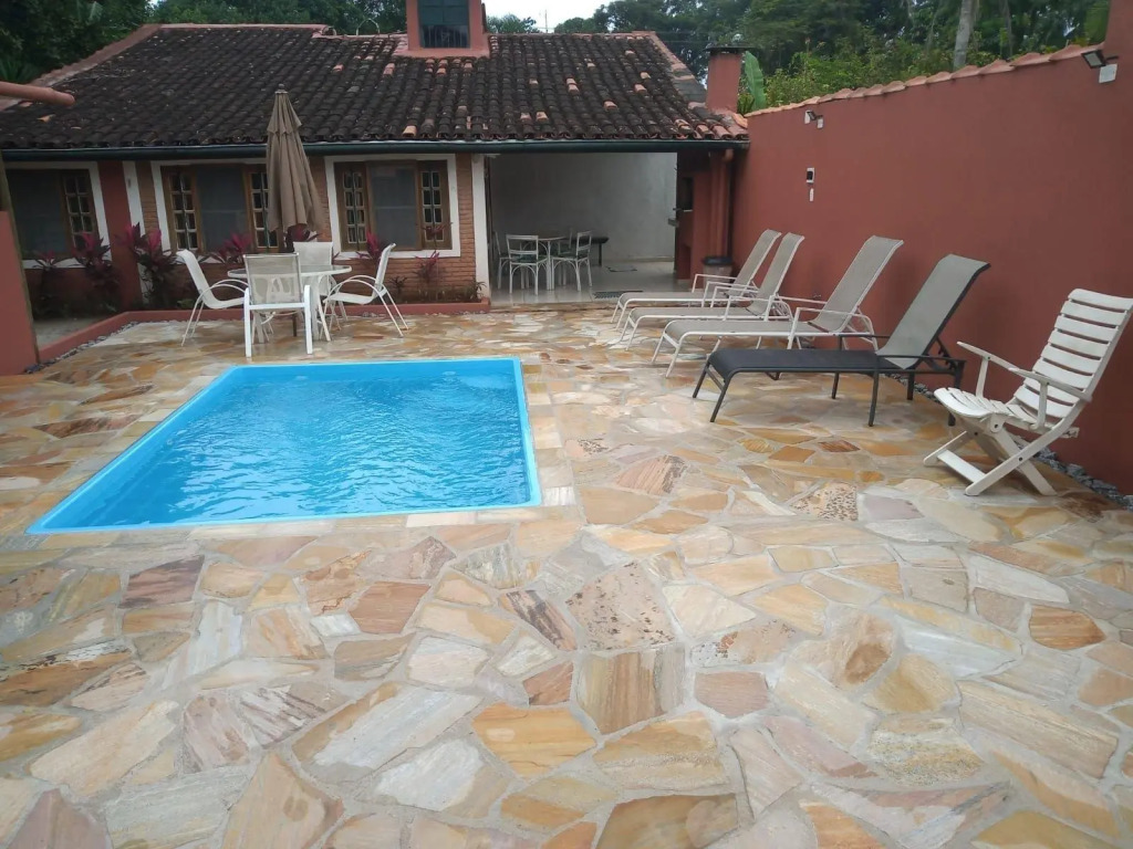 Casa Com Piscina A 100 M. De Camburizinho