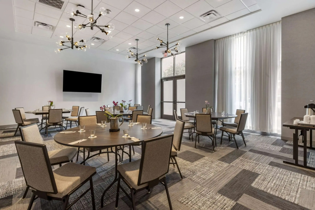Cambria Hotel Savannah Downtown Historic District