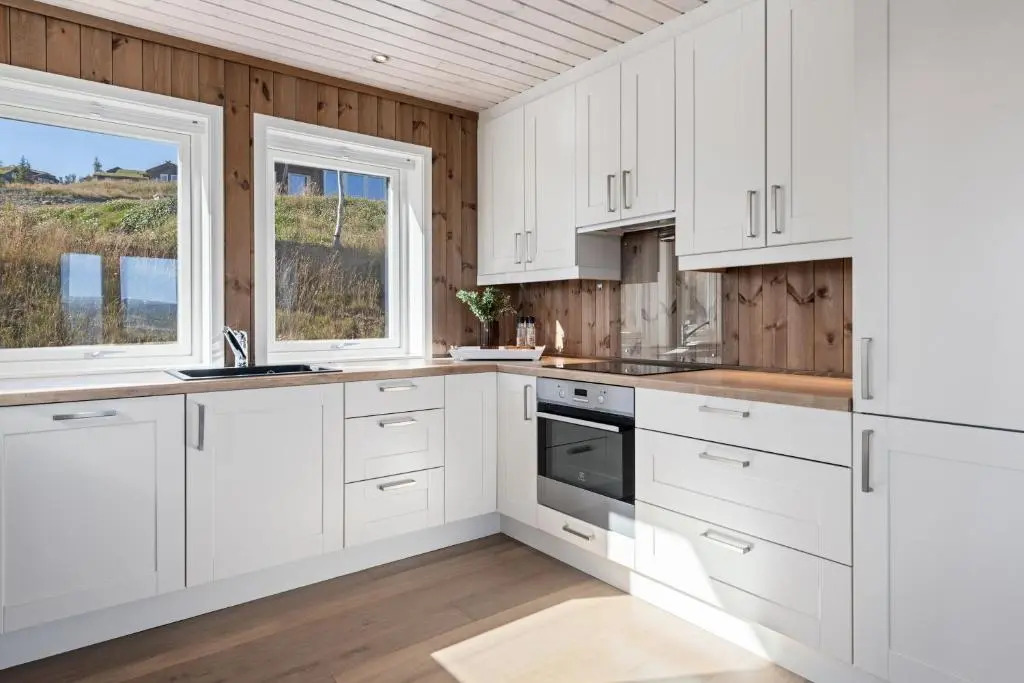 Golsfjellet - Bualie, milevis med sykkelveier, fiske og vannaktivitet, ski inn/ut til alpinanlegg og langrennsløyper.