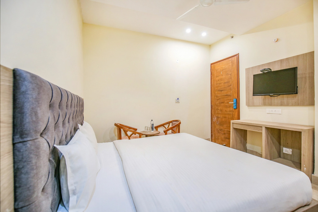 Fabhotel Melano