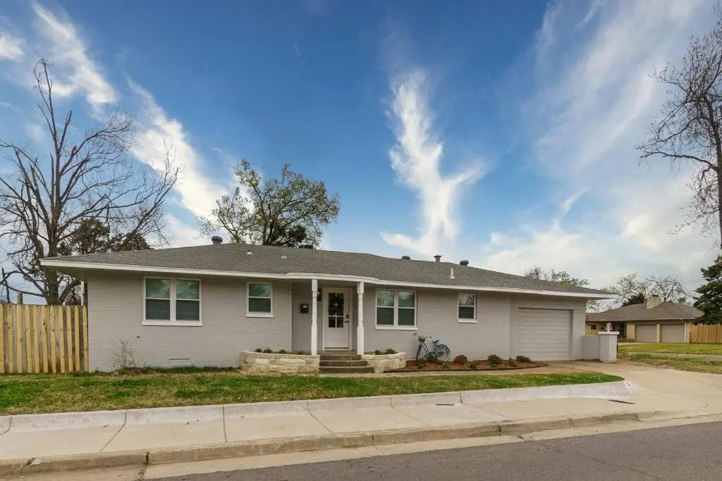 3 BR Newly Remodeled Home With Farm Style Decor