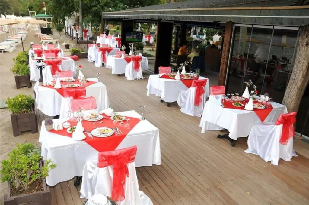 Курорт Meder Resort Hotel