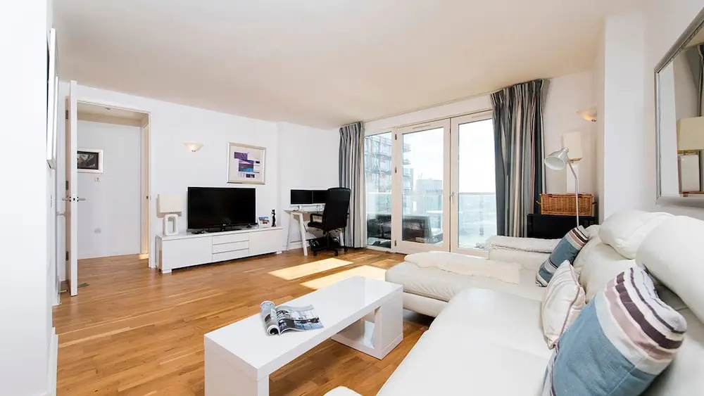 Bright Luxurious 2BR near Canary Wharf