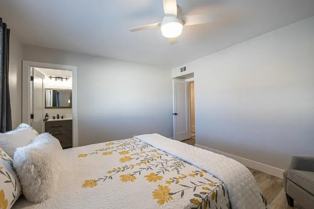 Open Floor Mesa Gable Vacation Home with Heated Pool by Redawning