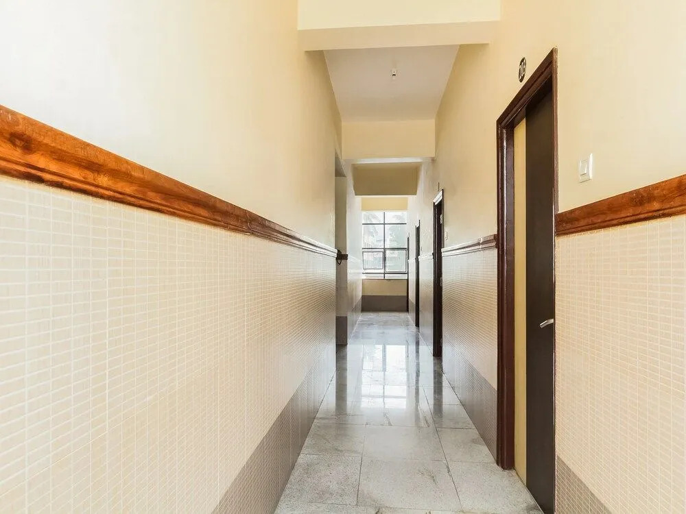 Spot on 49517 Hotel Hoysala Deluxe Lodging