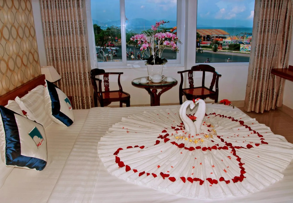 Pearl City Hotel