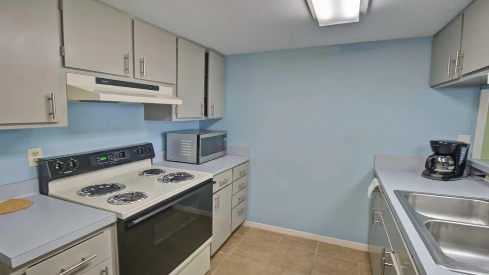 211 - 2 Br Condo