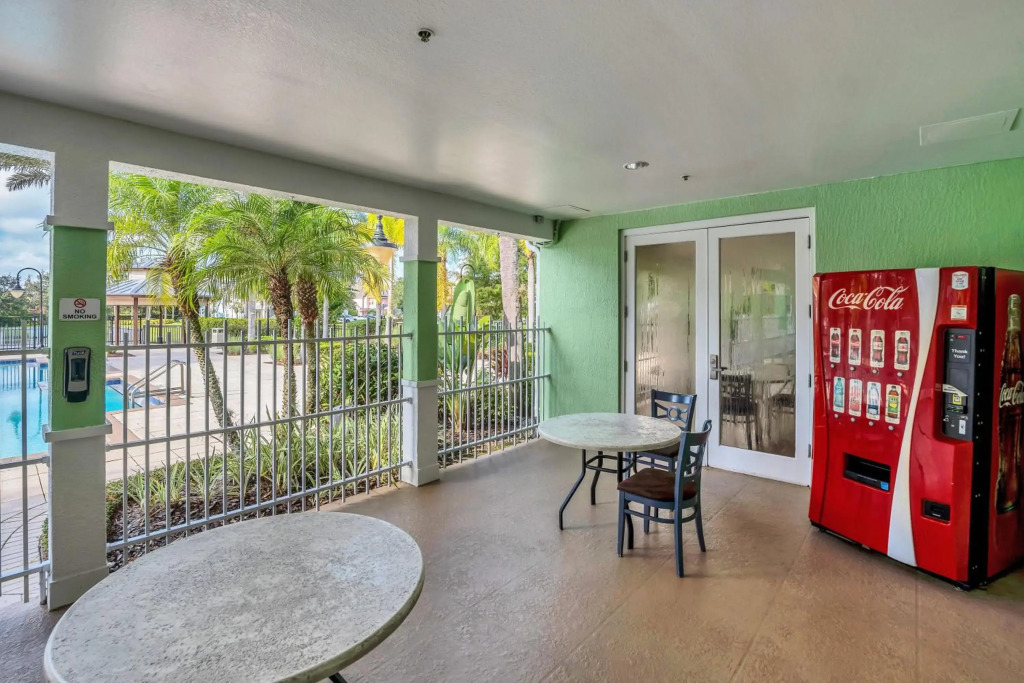 2 Bedroom Vacation Condo (2011)