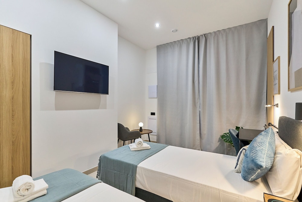 Sant Adrià Urban Suites by gaiarooms