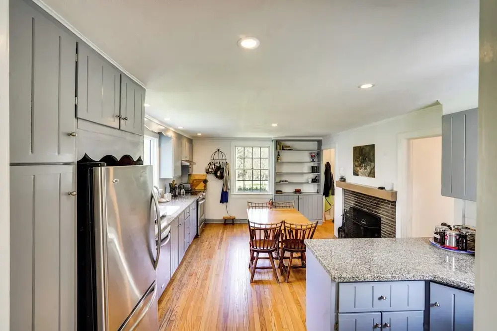 Quaint Woodstock Escape - 2 Mi to Tinker St!