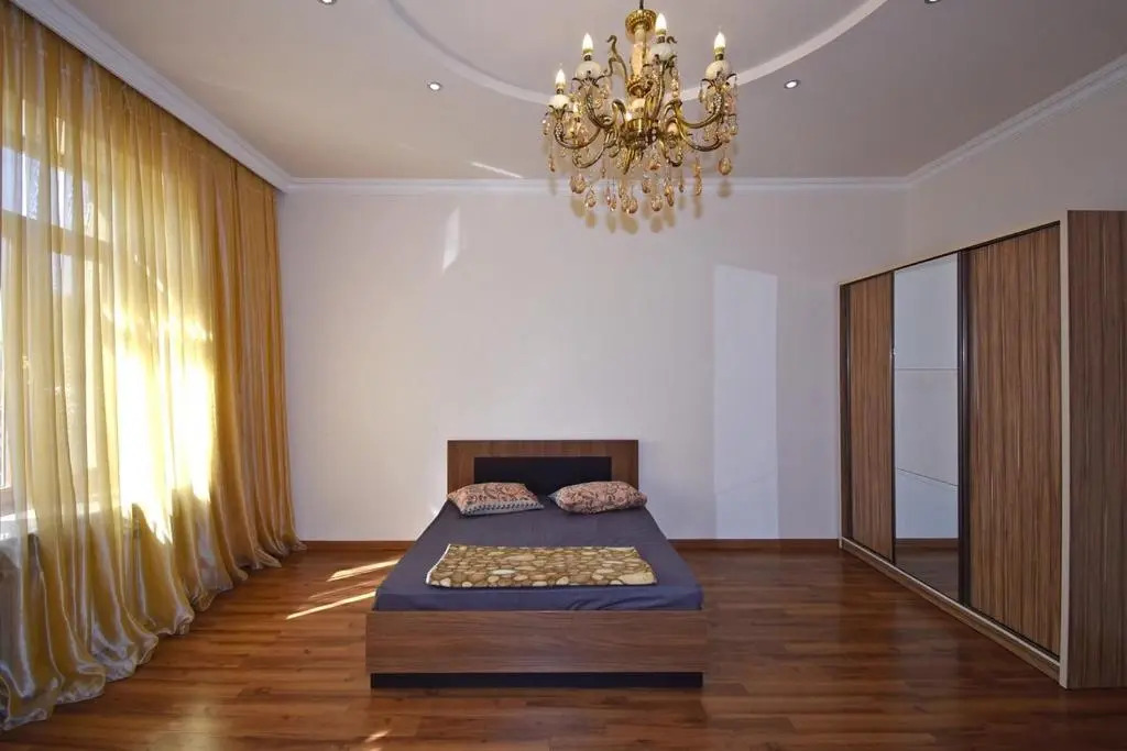 Tumanyan street, 3 bedrooms New Renovated apartment TM662