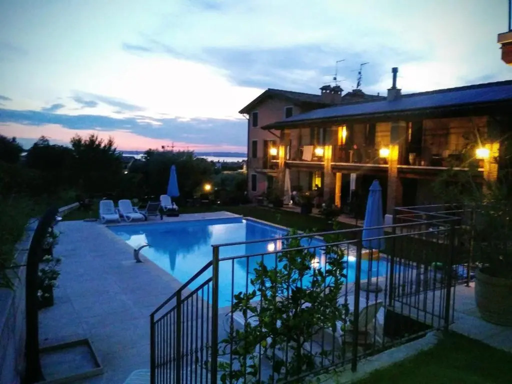 Residence Tasso Canossa - appartamento con piscina