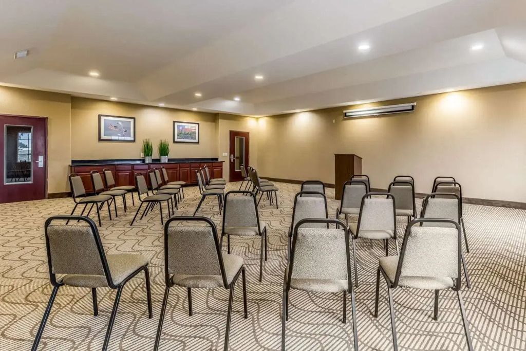Comfort Suites Galveston Cruise Port Area - Beachside