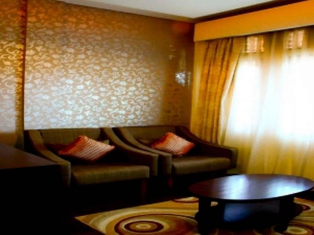 New Ayuda Hotel