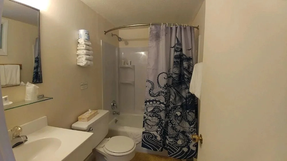 Smugglers Cove Inn