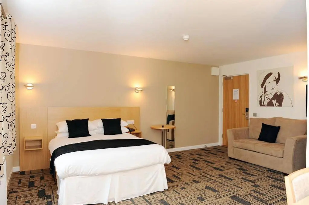 Lairhillock Lodge