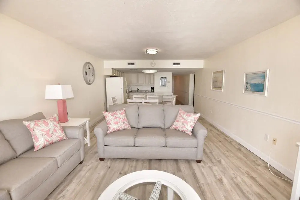 0301 Waters Edge Resort 3 Bedroom Condo by Redawning