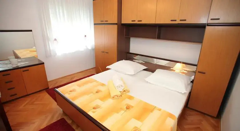 Apartment Tinel
