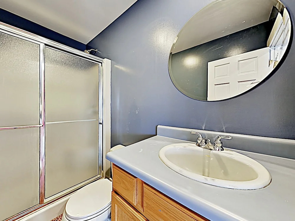 New Listing! Bayfront Getaway W/ Stunning Views 4 Bedroom Home