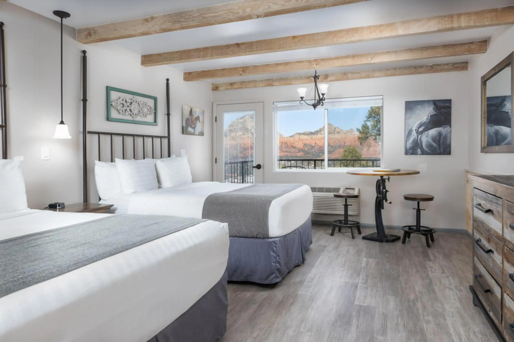 Sky Ranch Lodge