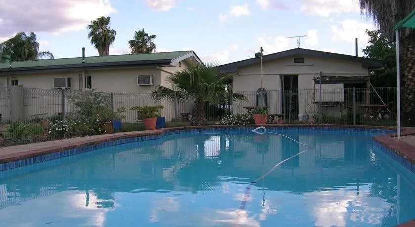 Starline Motor Inn
