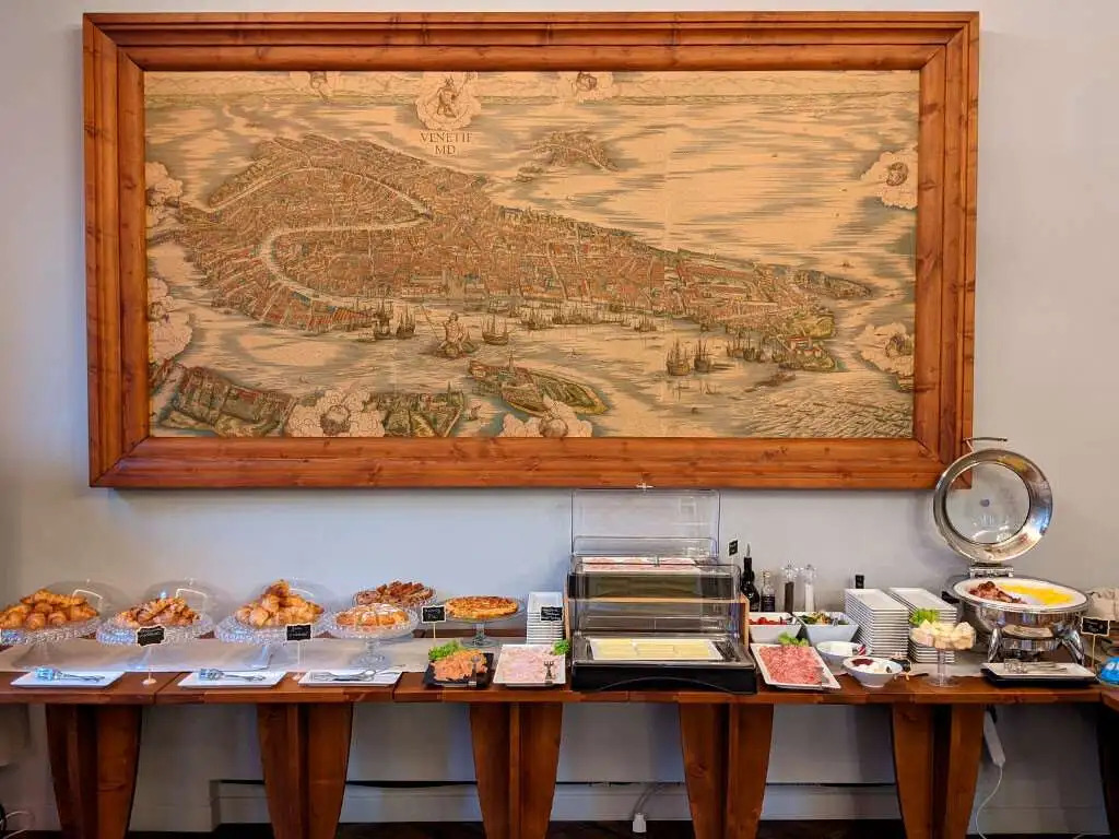 Отель IH Hotels Venezia Salute Palace