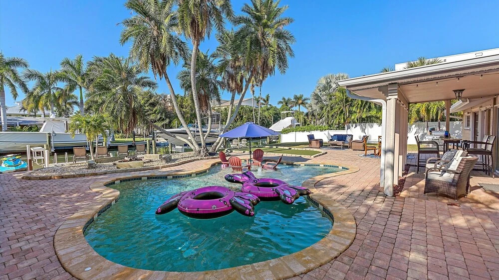 Decked Out On Marbury 4 Bedroom Home by RedAwning