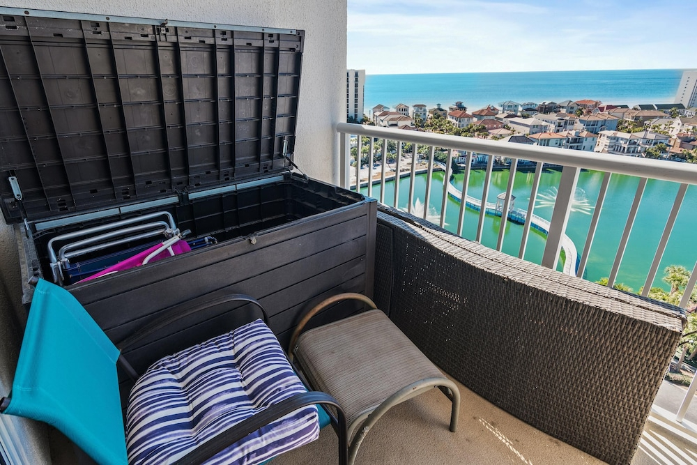 Pelican Beach Terrace 1404