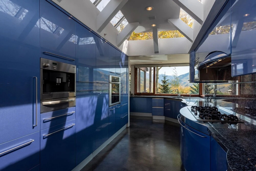Cliffside Stunning, Luxury 4 BR Min to Skiing!