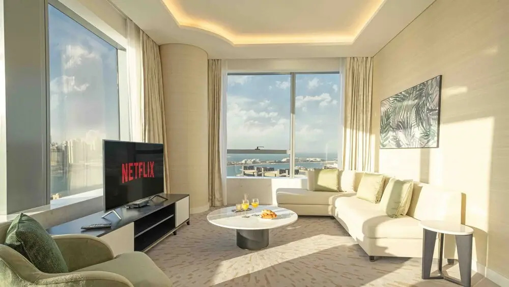 LUX Iconic Views at Palm Tower Suite 2