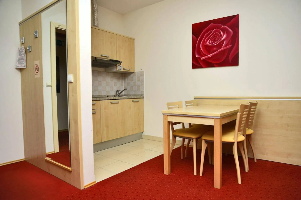 Hotel Epicenter