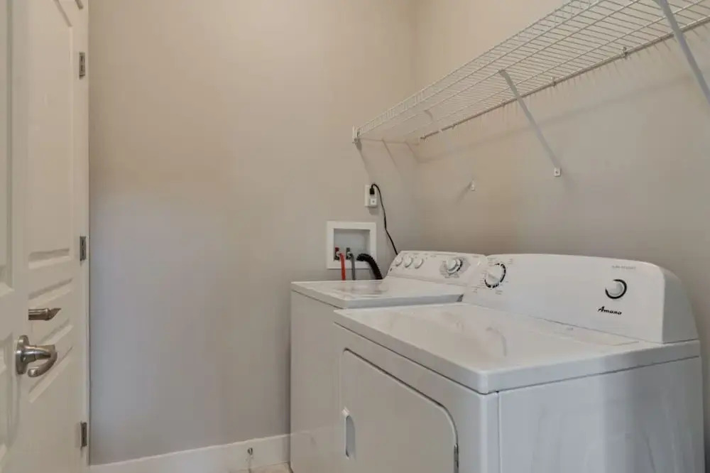 Corner King - King Size Beds, Close to Vandy & Broadway